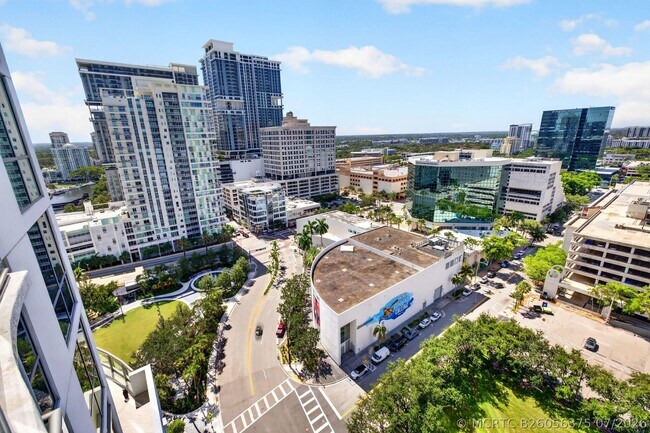 Building Photo - 100 E Las Olas Blvd