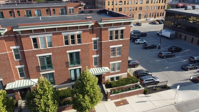 Building Photo - 120 E Mound St