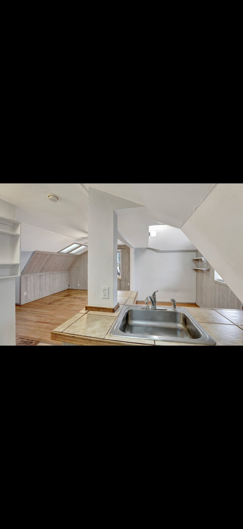 Building Photo - 511 S Pennsylvania St