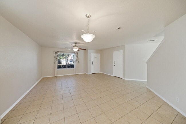 Building Photo - Beautiful 2-Story 4BR in 78254 | Near Alamo Ranch, Shopping & 1604