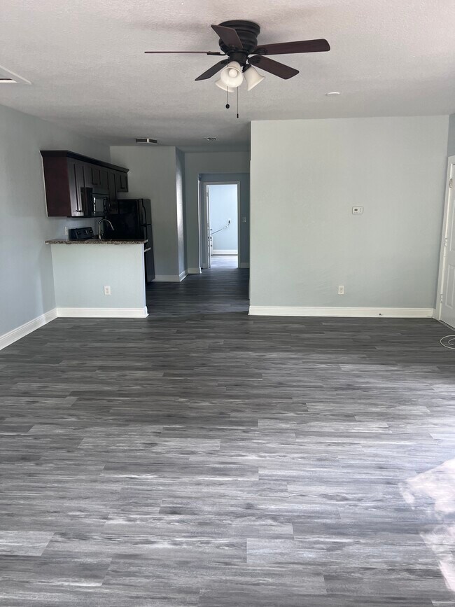 Building Photo - 3649 Haines Rd N