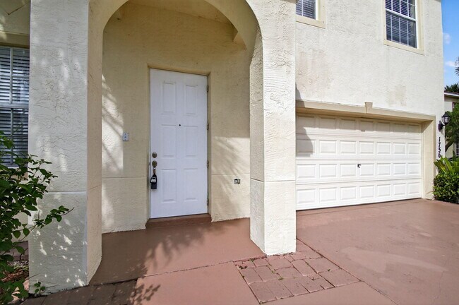 Building Photo - 1756 Pierside Cir