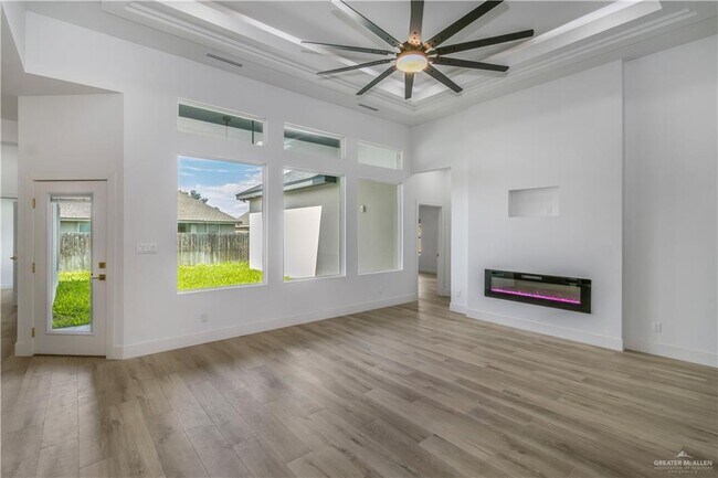 Building Photo - 17 Guadalupe Ave