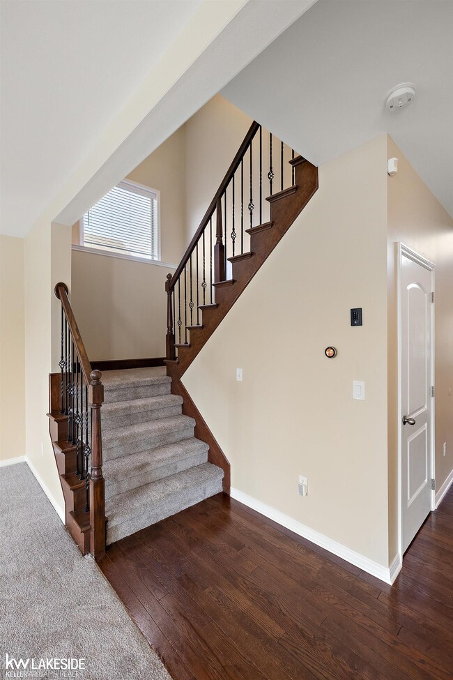 Building Photo - 46267 Terrace Dr