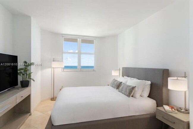 Building Photo - 17375 Collins Ave