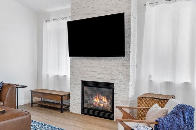 Building Photo - Peaceful North Idaho Retreat -- Quiet Cul-...