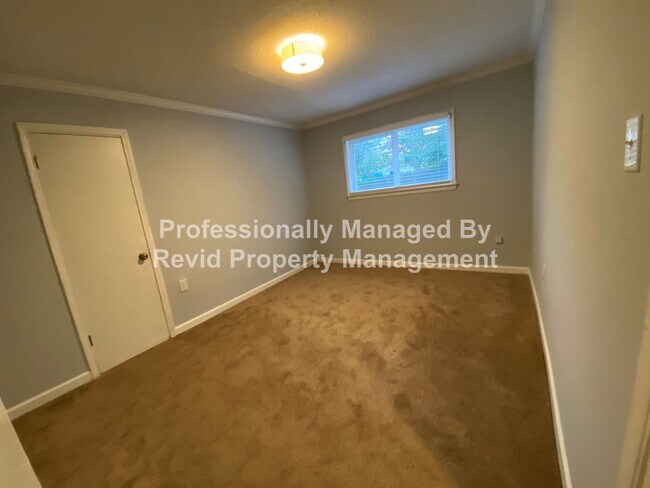Building Photo - 36 N Auburndale St