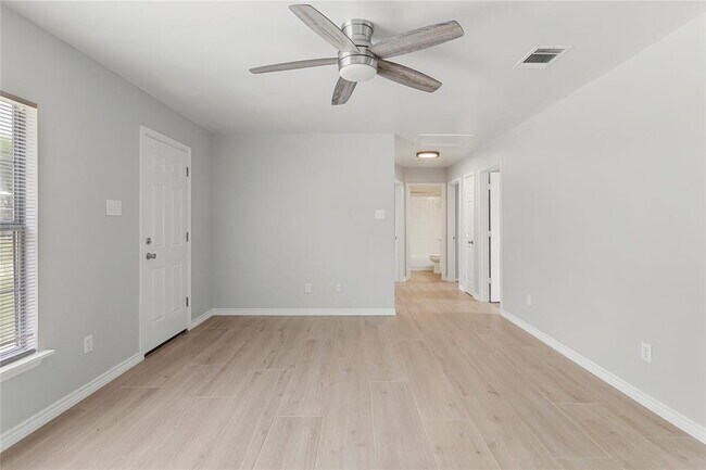 Building Photo - 108 Gm Ln