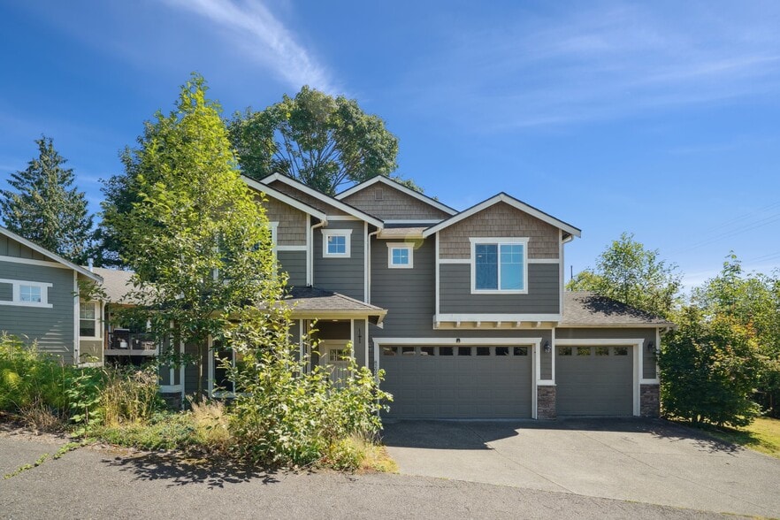 Primary Photo - 8202 1st Pl SE