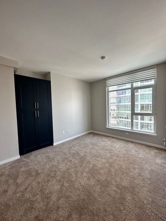 Building Photo - Downtown Long Beach - West Ocean - 1 Bedroom - Stunning Ocean Views - Gorgeous!!!!!!