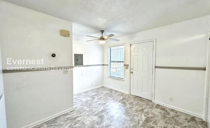 Building Photo - 1221 Katie Ave