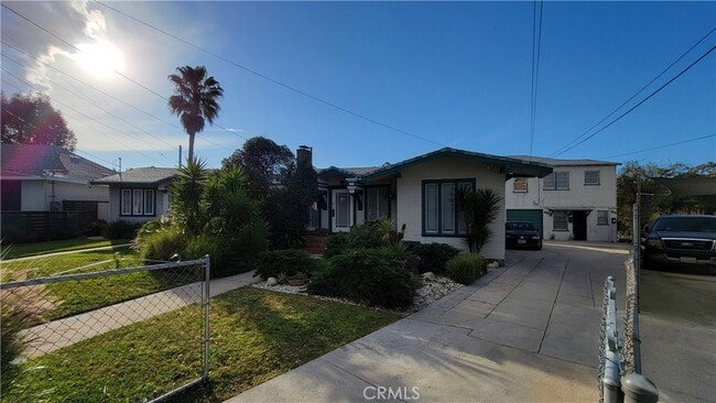 Primary Photo - 254 Thorne St