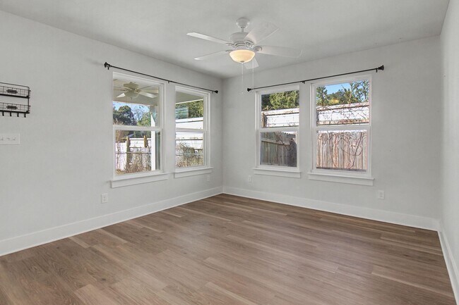 Building Photo - 5230 Richburg St