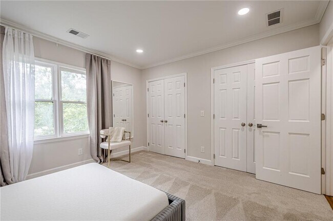 Building Photo - 700 S Brighton Ct