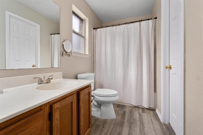 Building Photo - 9325 Linkmeadow Dr