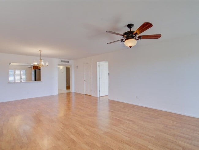 Building Photo - 5526 N Arroyo Grande Dr