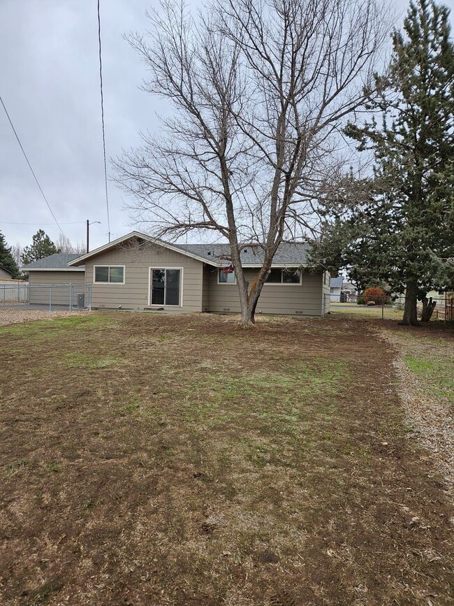 Building Photo - 1611-1609 SW 17th St