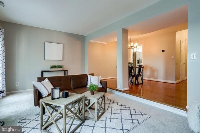 Building Photo - 2911 S Woodstock St