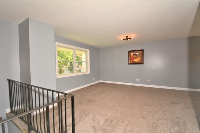 Building Photo - 1126 Honeywood Dr