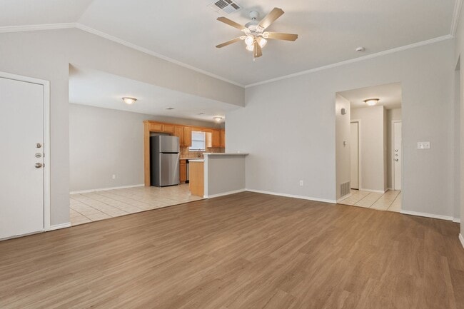 Building Photo - Perfect Family Home in China Spring ISD