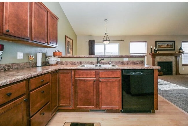 Building Photo - 487 Battle Creek Dr