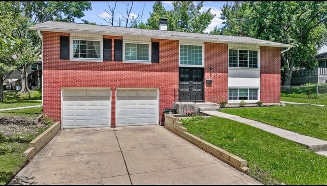Building Photo - 2516 Jackson Dr