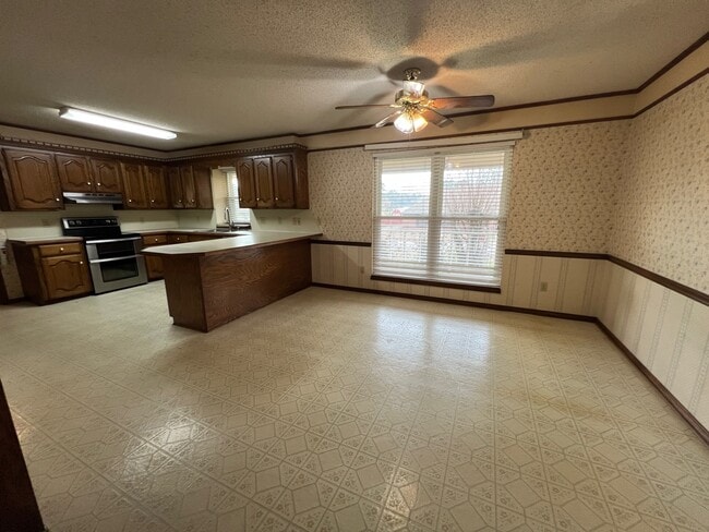 Building Photo - 203 Kimball Dr