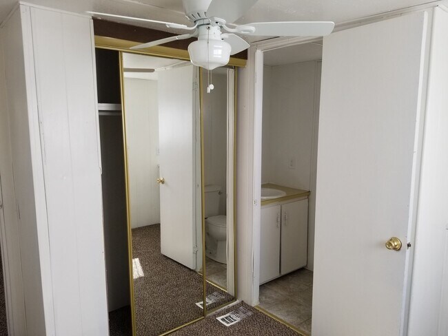 Building Photo - Bullhead City!  2 Bedroom Mobile