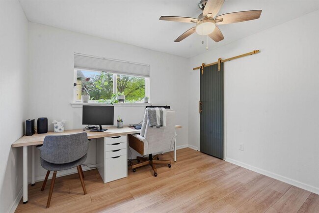 Building Photo - 5804 Brook Valley Dr