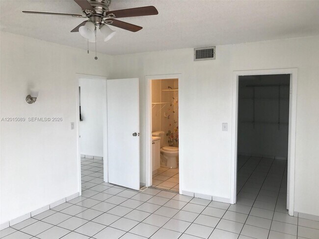 Building Photo - 5100 SW 41st St