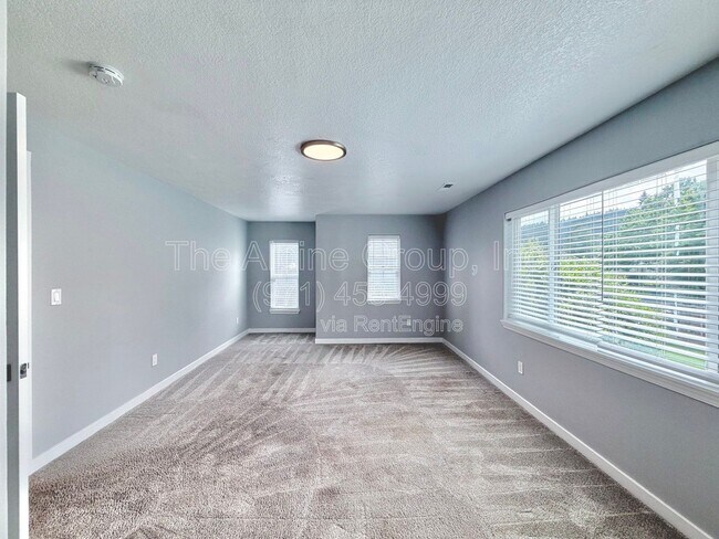 Building Photo - 5847 SW Coventry Pl