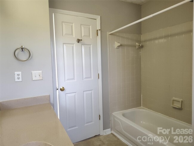 Building Photo - 10000 Dunfries Rd