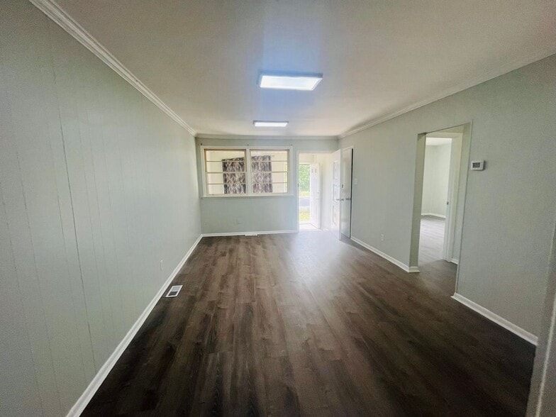 Building Photo - 1237 N Michigan Ave