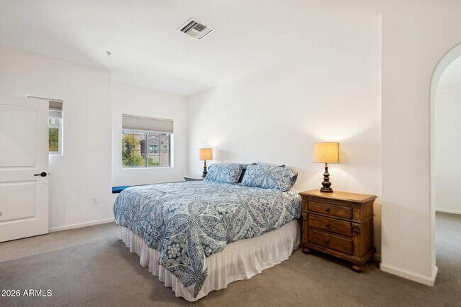 Building Photo - 3935 E Rough Rider Rd