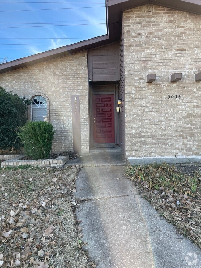 Building Photo - 3034 High Plateau Dr