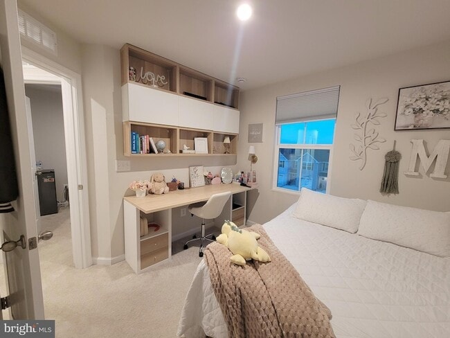 Building Photo - 2582 Laurel Pk Dr