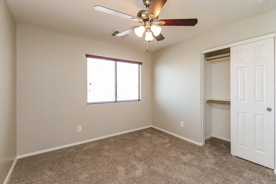 Building Photo - 1924 W Gold Mine Way