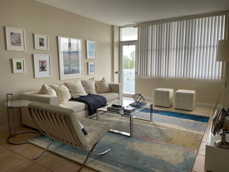 Living room - 7441 Wayne Ave