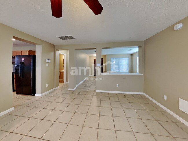Building Photo - 29103 Legends Hill Dr
