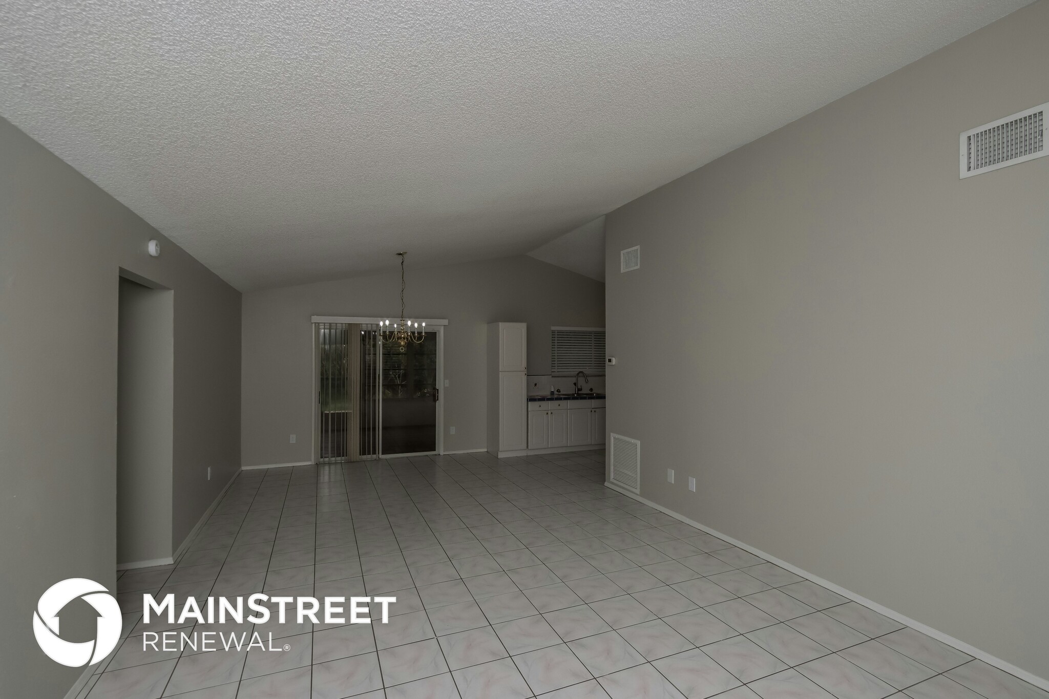 Building Photo - 473 Birch Ave SW