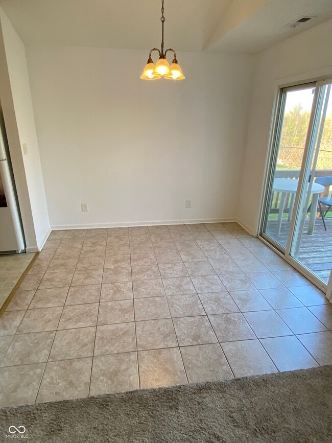 Building Photo - 5251 Bluff View Dr