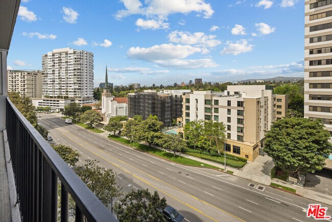 Building Photo - 10450 Wilshire Blvd