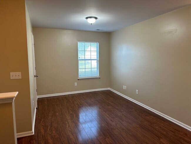 Building Photo - 1203 Castle Pines Dr