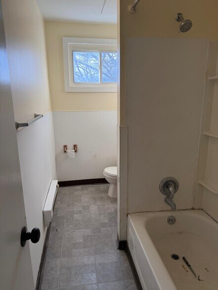 Building Photo - 107 2nd Ave