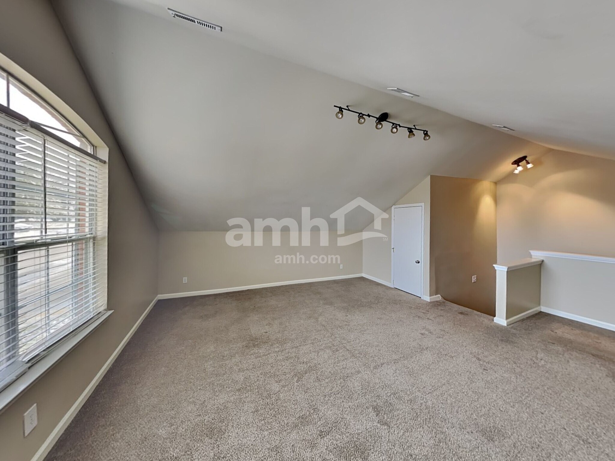 Building Photo - 1200 Nighthawk Ct