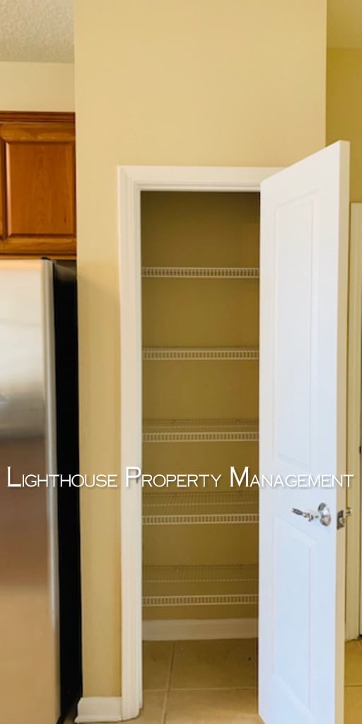 Building Photo - Luxurious Condominium in the Desirable Noc...