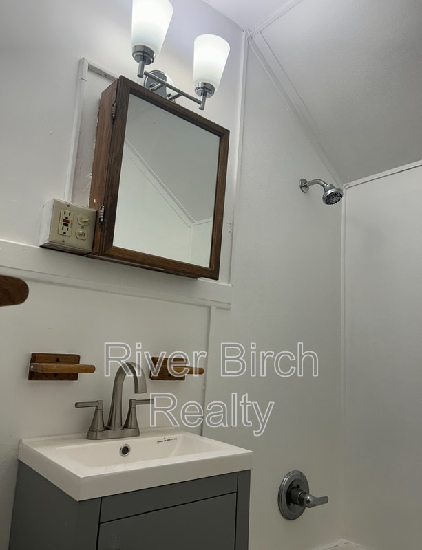 Building Photo - 1212 S 7th St