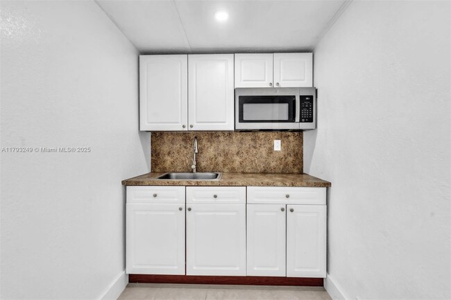 Building Photo - 11790 SW 34th St