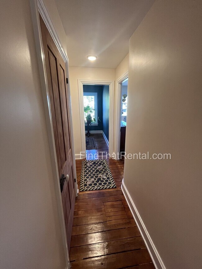 Building Photo - Downtown Carlisle Beautifully Renovated Pe...