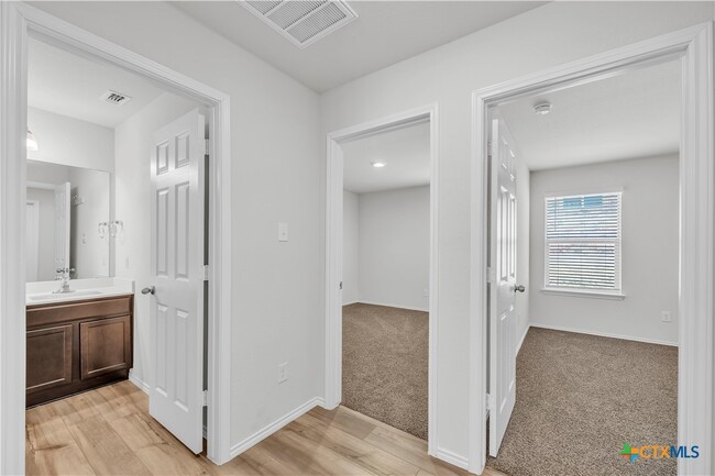 Building Photo - 2420 Elba Dr